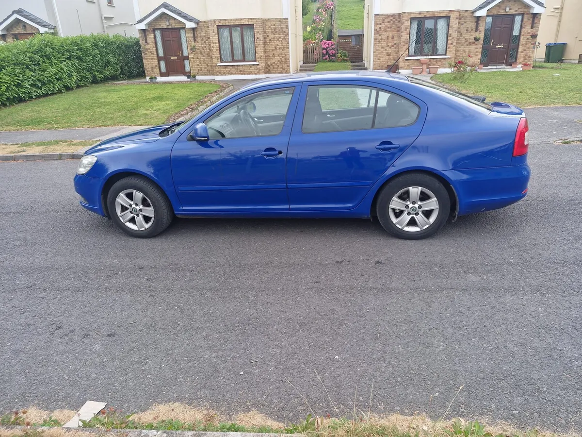 Car - Image 3