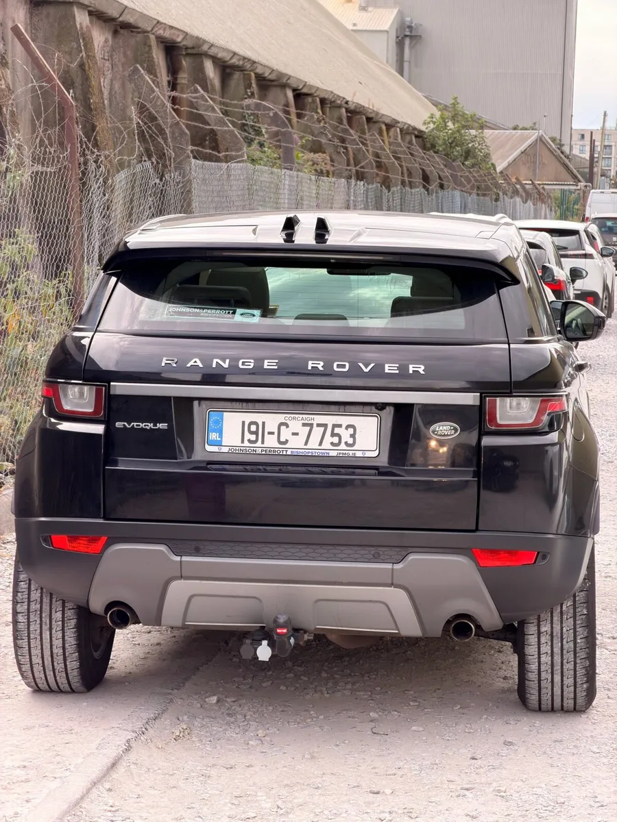 Range Rover 2019 only1 owner spotless full service - Image 1