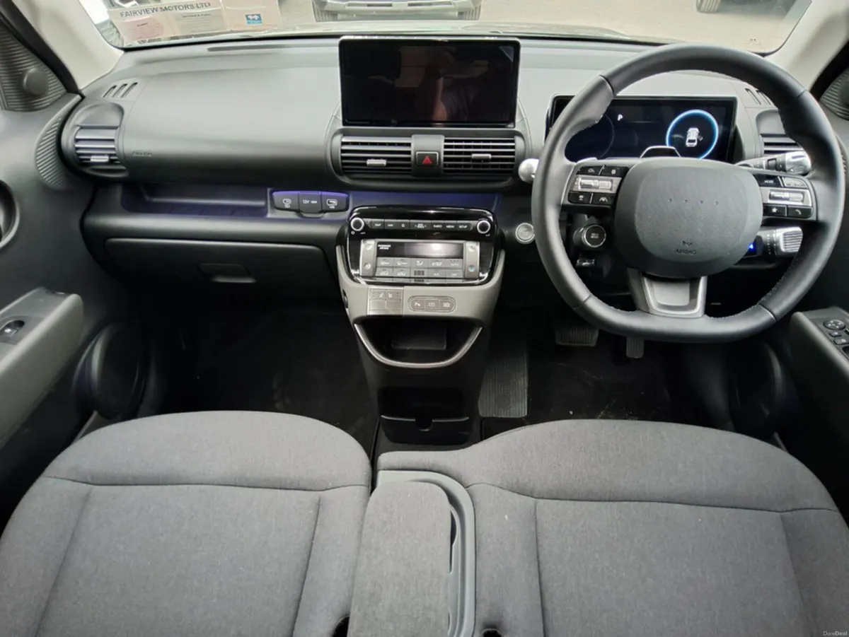 Hyundai INSTER ELEGANCE 49KWH 5DR AUTO - Image 5