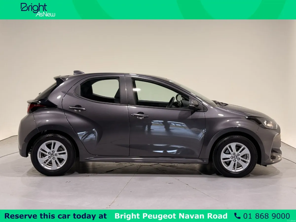 Toyota Yaris 1.5 HYBRID LUNA 4DR AUTO - Image 5