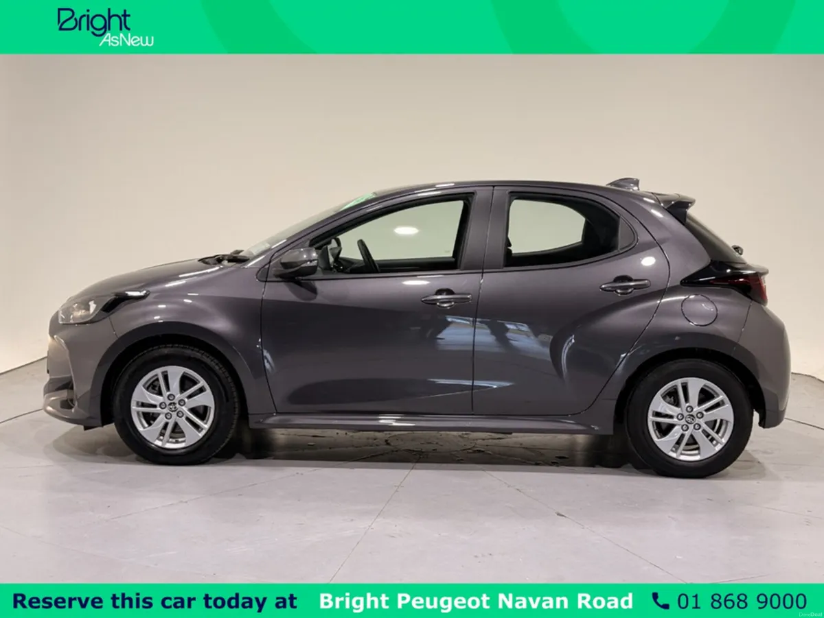 Toyota Yaris 1.5 HYBRID LUNA 4DR AUTO - Image 6