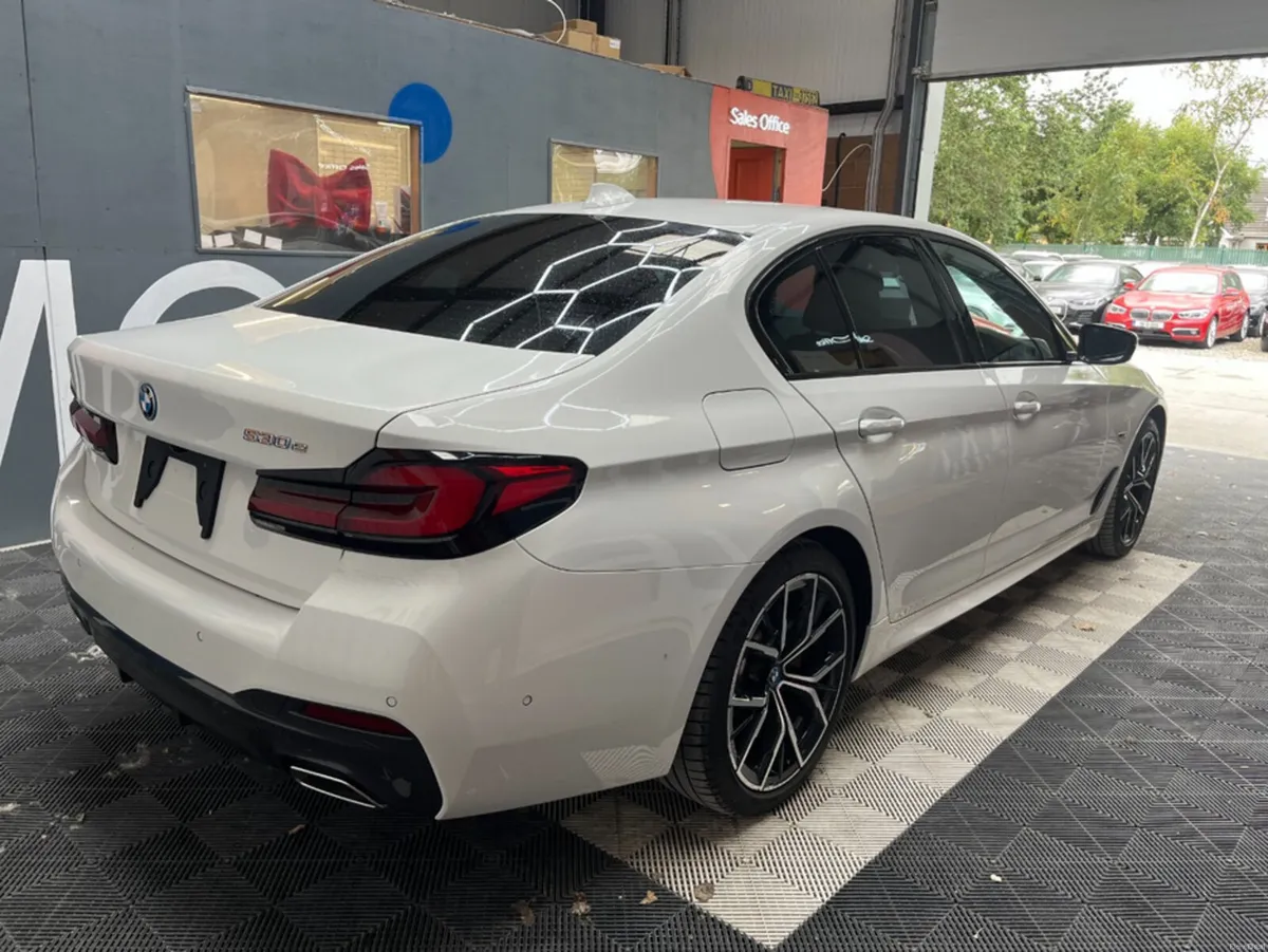BMW 5-Series 2021 BMW 530E M SPORT EDITION JOY 2.0 - Image 3