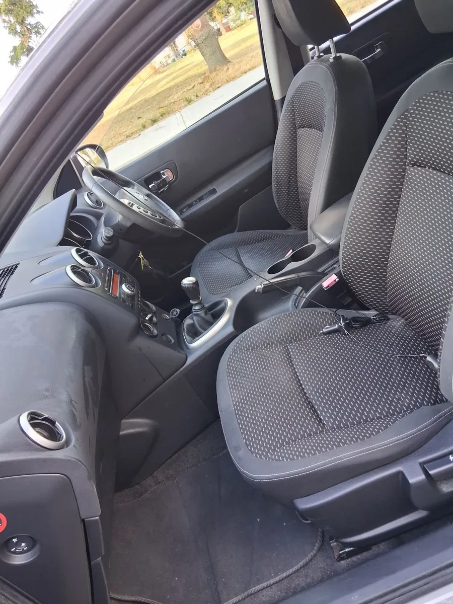 Nissan Qashqai 2010 - Image 4