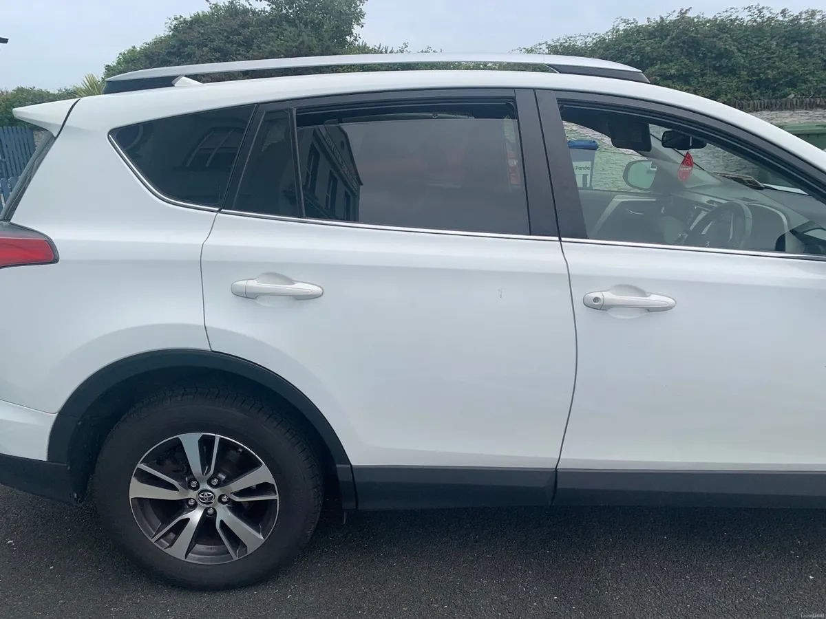 Toyota RAV4 2016 - Image 3