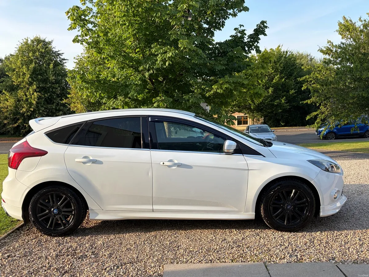 2012 ford focus 1.0 Ecoboost S model - Image 2