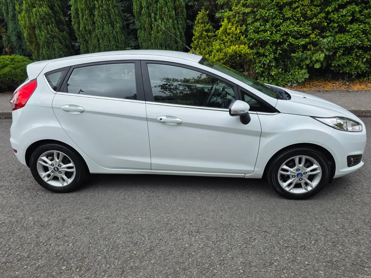 2015 FORD FIESTA 1.25 ZETEC MANUAL PETROL LIKE NEW - Image 4