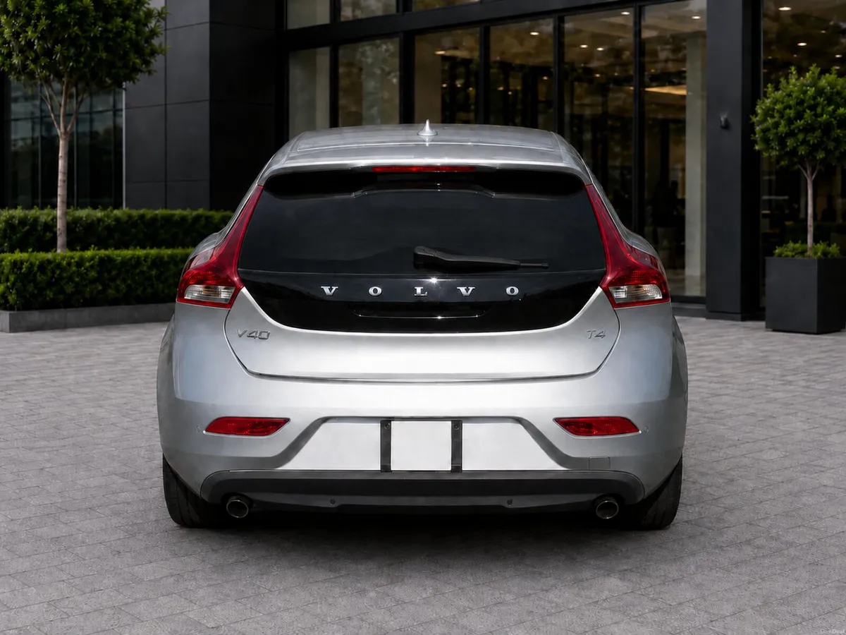 ❁ VOLVO V40 T4 ❁ AUTO ❁ Full specs ❁ Low Mileage ❁ - Image 6