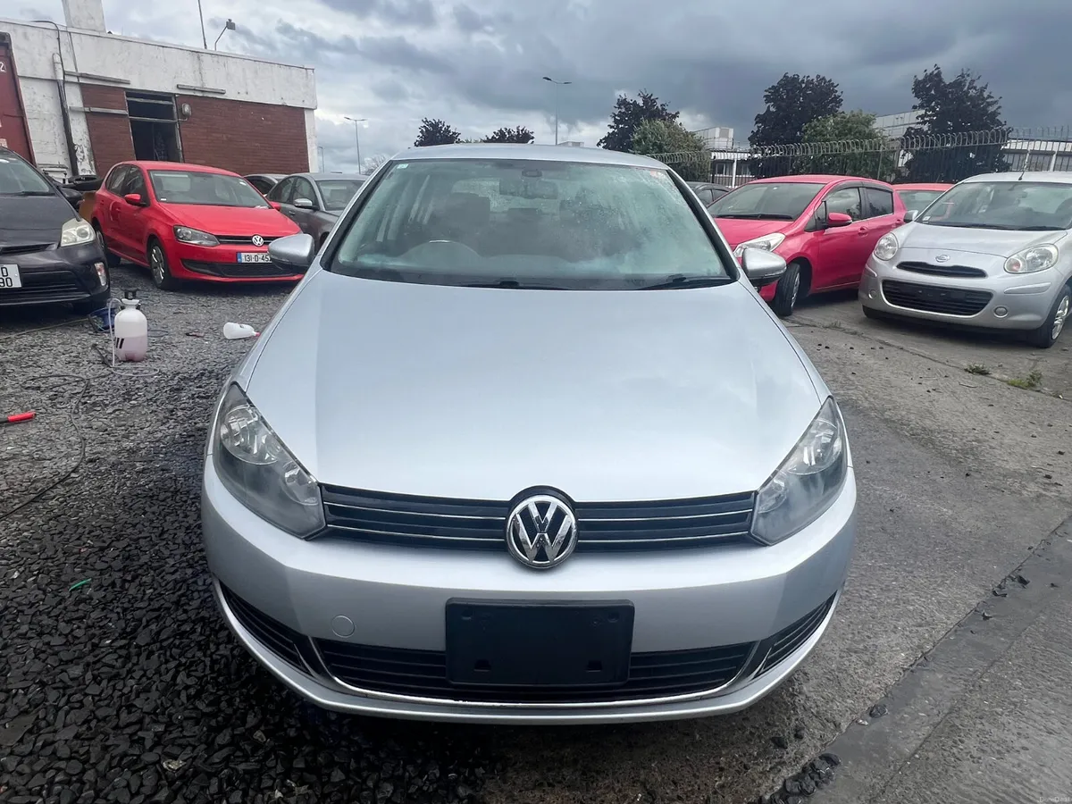 Volkswagen Golf 2013 Automatic/ only 39493 km. - Image 3