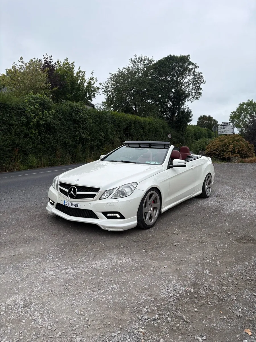 Mercedes-Benz E-class 2011 convertible automatic - Image 1