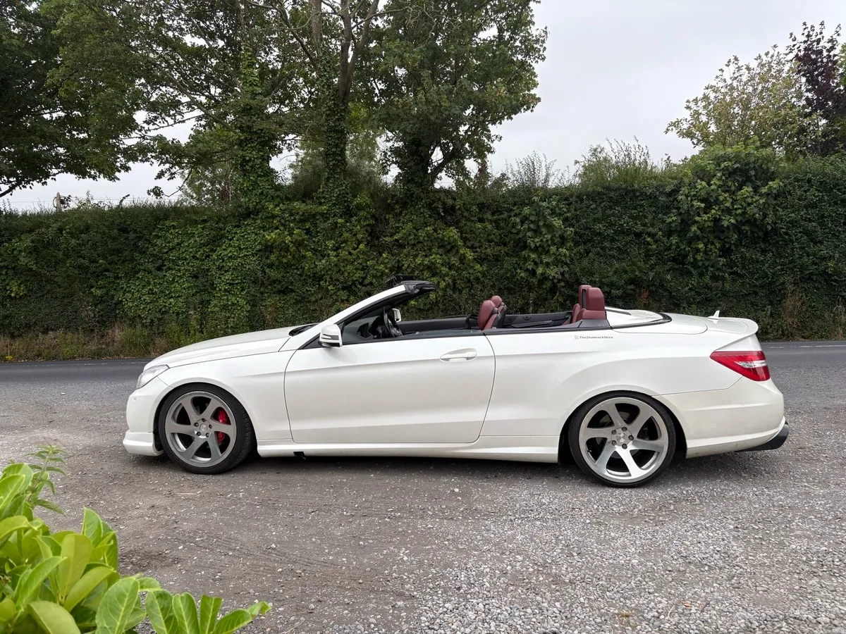 Mercedes-Benz E-class 2011 convertible automatic - Image 3