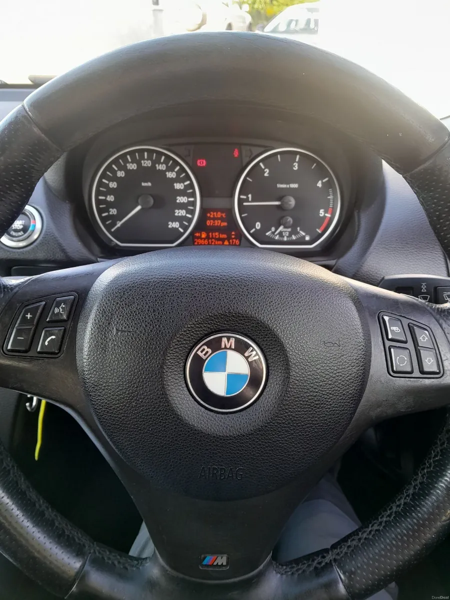 BMW 1-Series 2009 118d - Image 2