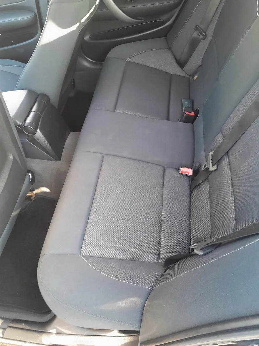 BMW 1-Series 2009 118d - Image 6
