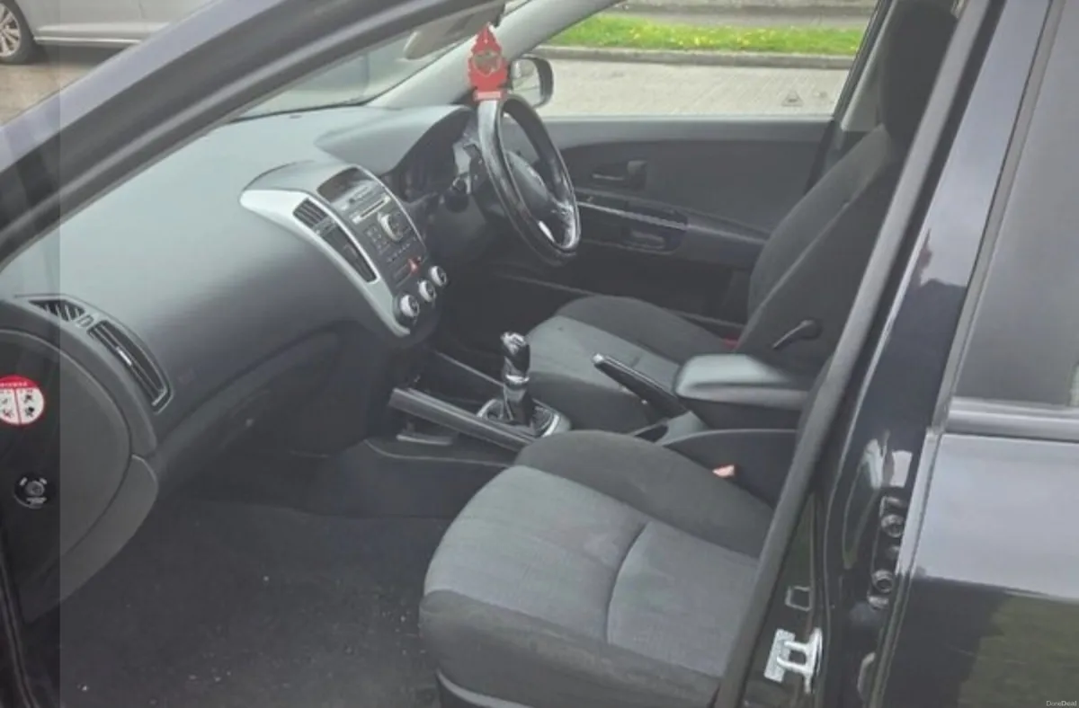 Car - Image 4