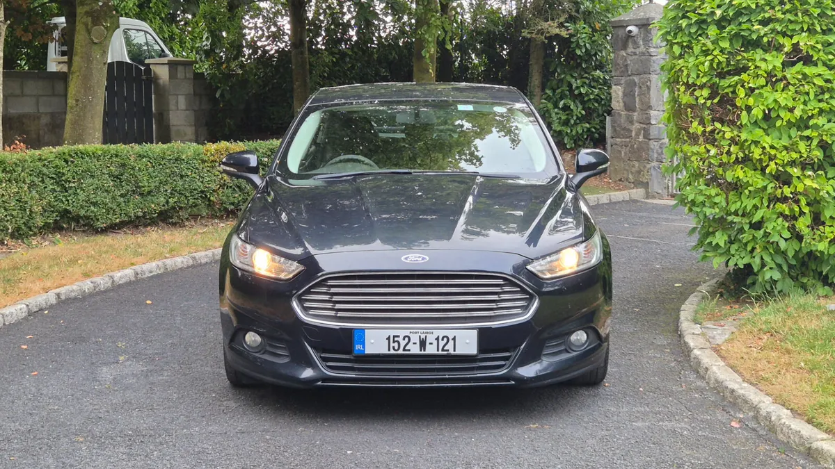 Ford Mondeo Style 1.6TDCi 115PS Hatchback - Image 2