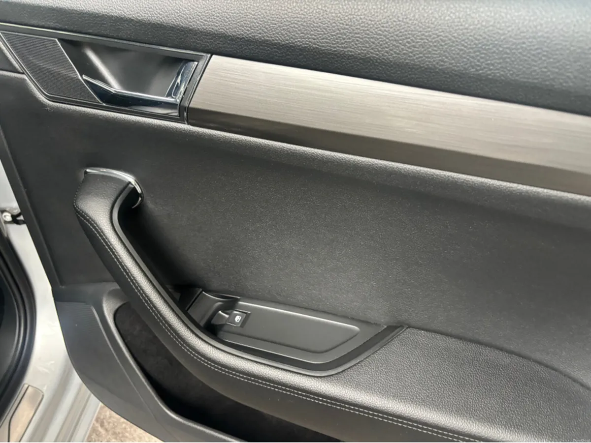 Skoda Superb STYLE 2.0 TDI 122BHP DSG 5DR 96000 km - Image 2