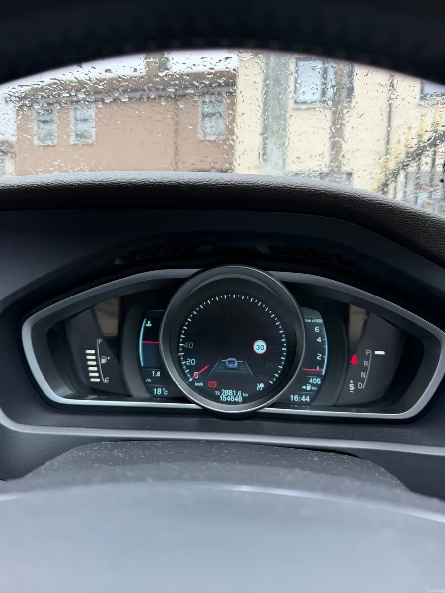 Volvo V40 2014 - Image 4