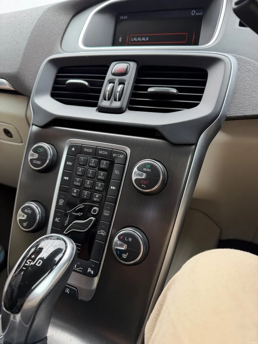 Volvo V40 2014 - Image 6