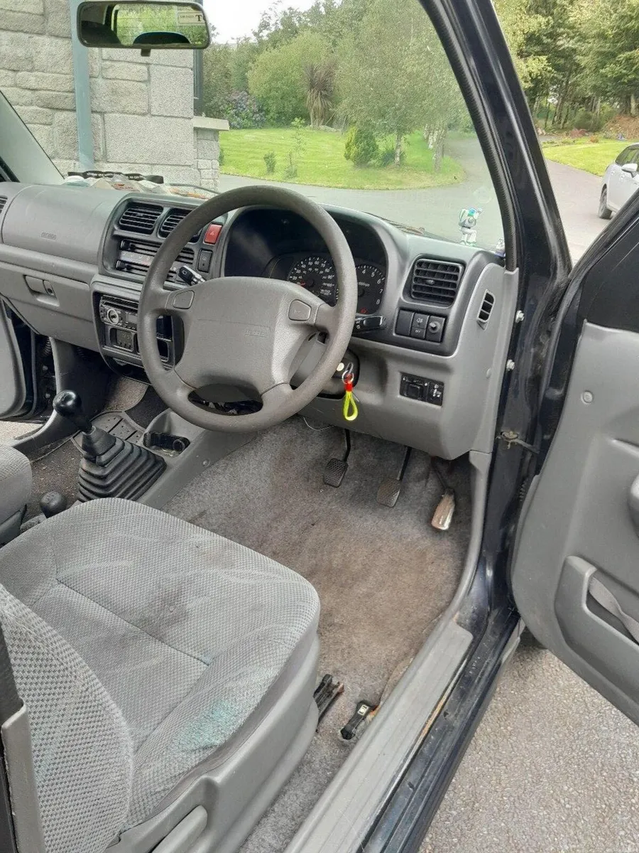 Suzuki Jimny 2002 - Image 6