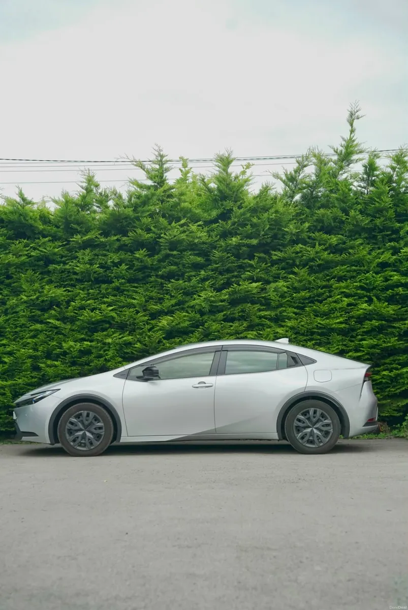Toyota Prius Hybrid 2023 - Image 3