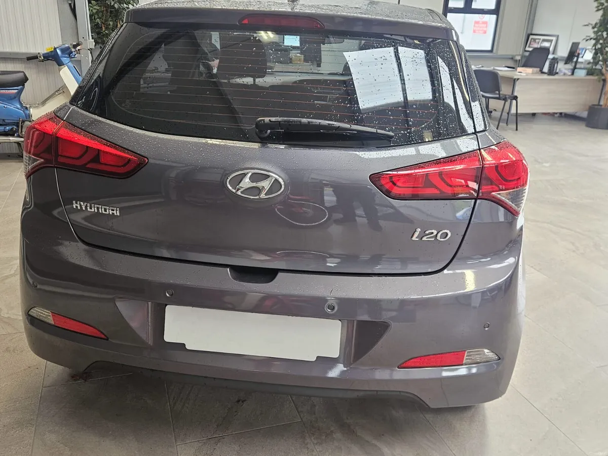 16 HYUNDAI i20 DELUXE 1.4 DIESEL - Image 5