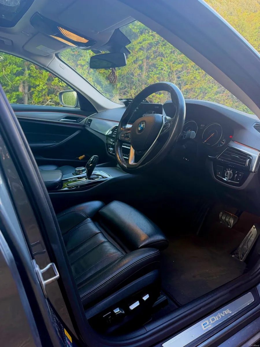 Bmw 530e G30 - Image 5