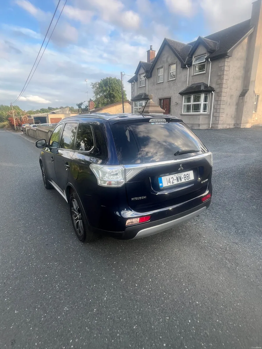 142 Mitsubishi Outlander 4X4 2.3 Diesel 7 Seater - Image 5