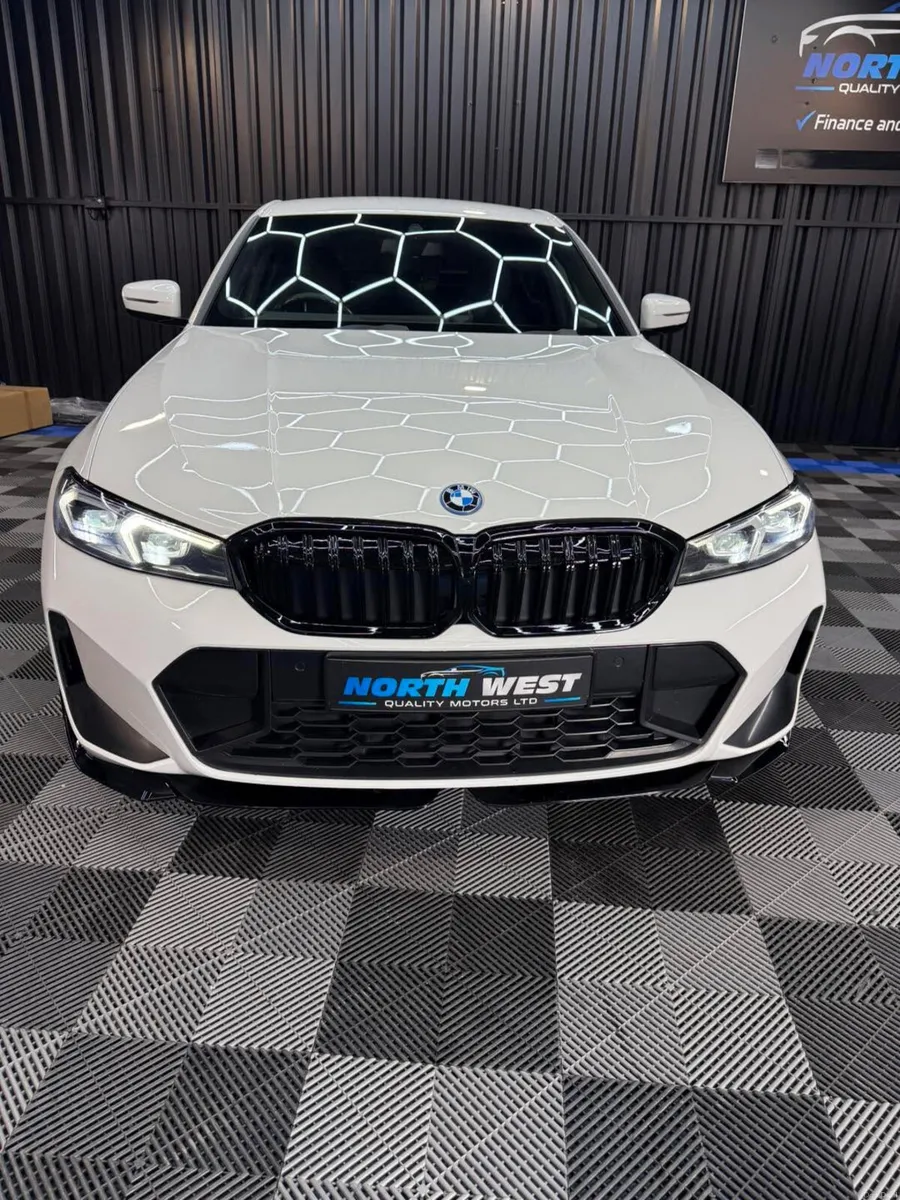 BMW 3-Series 330E 2023 LCI  2.0 Msport Hybrid - Image 6