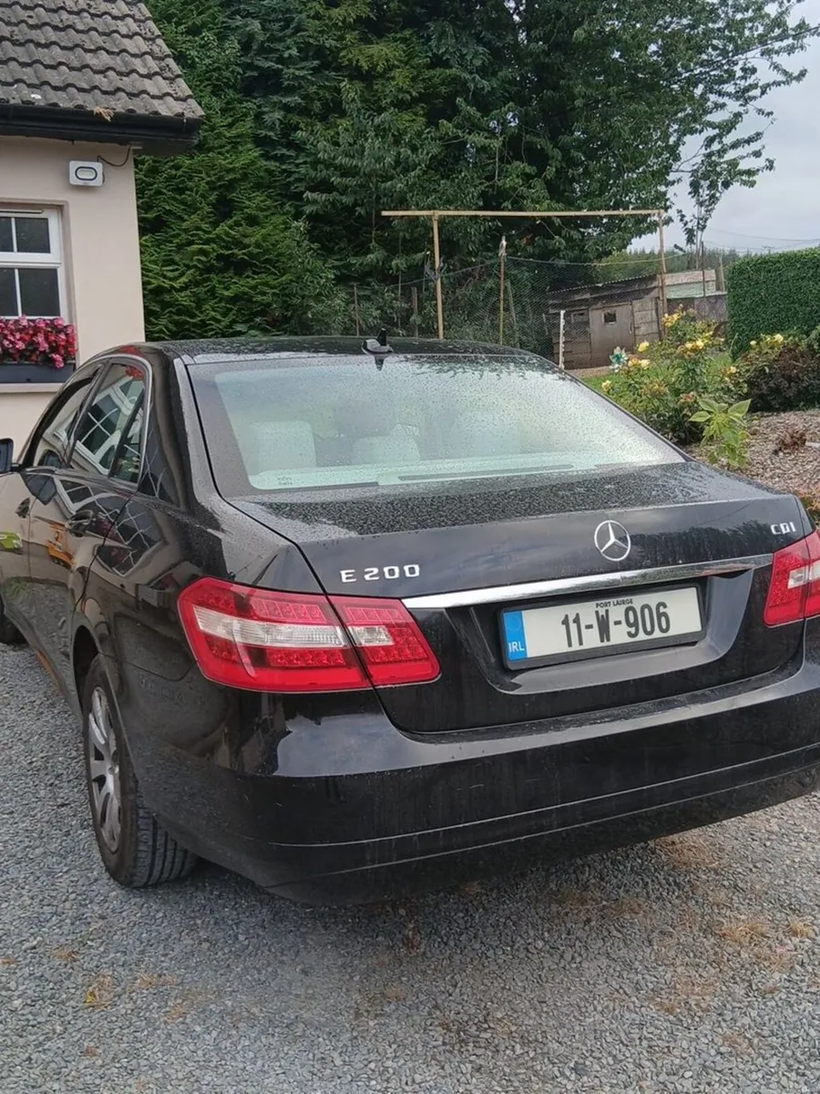 Mercedes-Benz E-Class 2011 - Image 4
