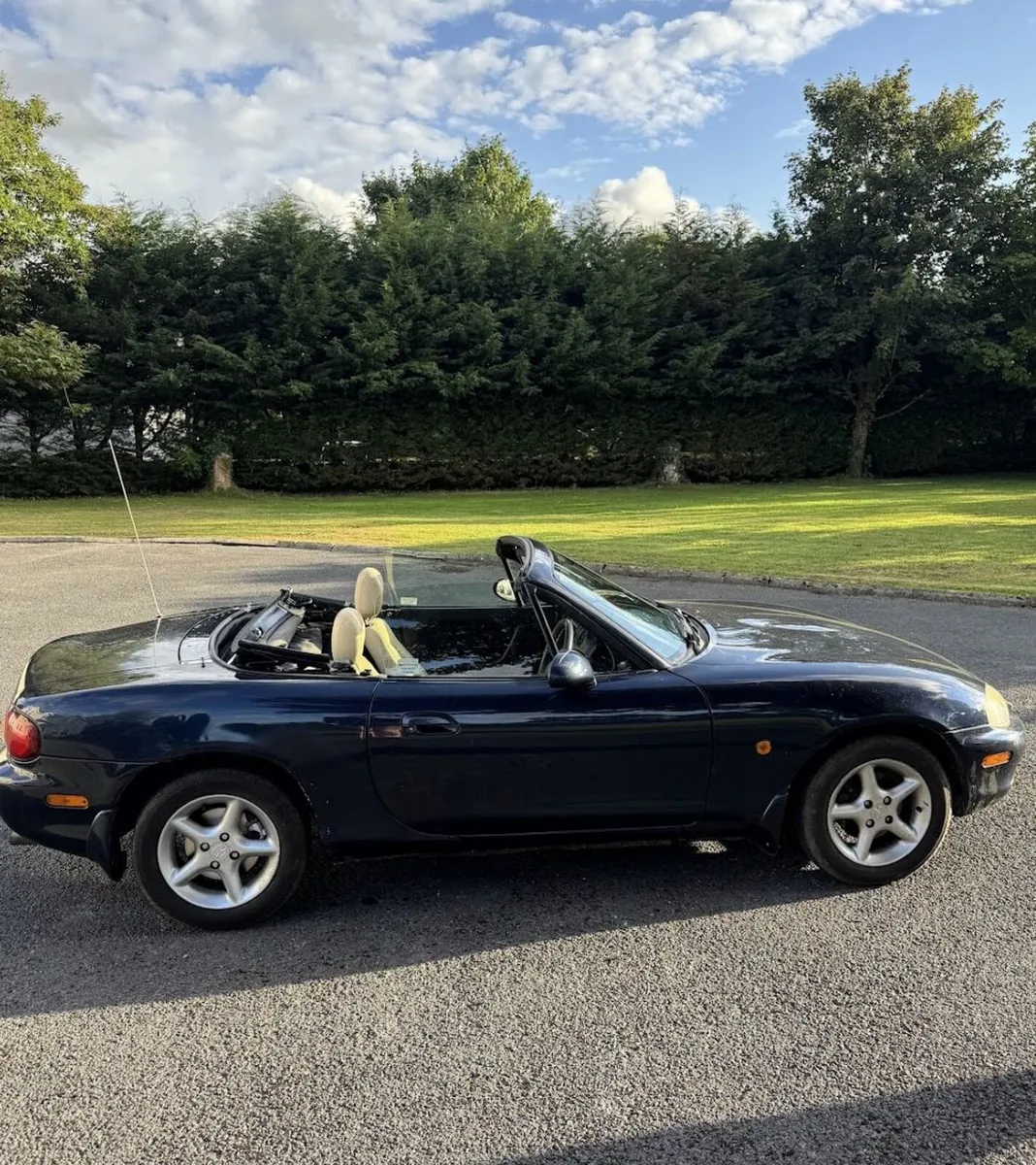 Mazda MX-5 1998 - Image 1
