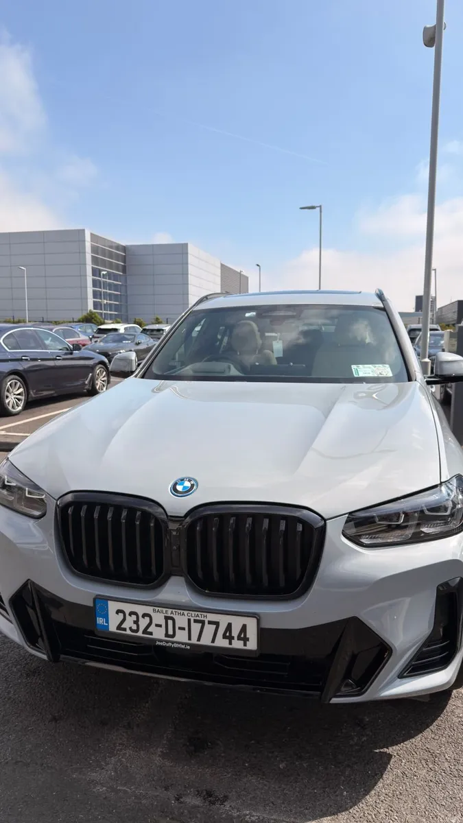 Full loaded BMW X3 xDri30e M Sport Plug-in Hybrid - Image 2