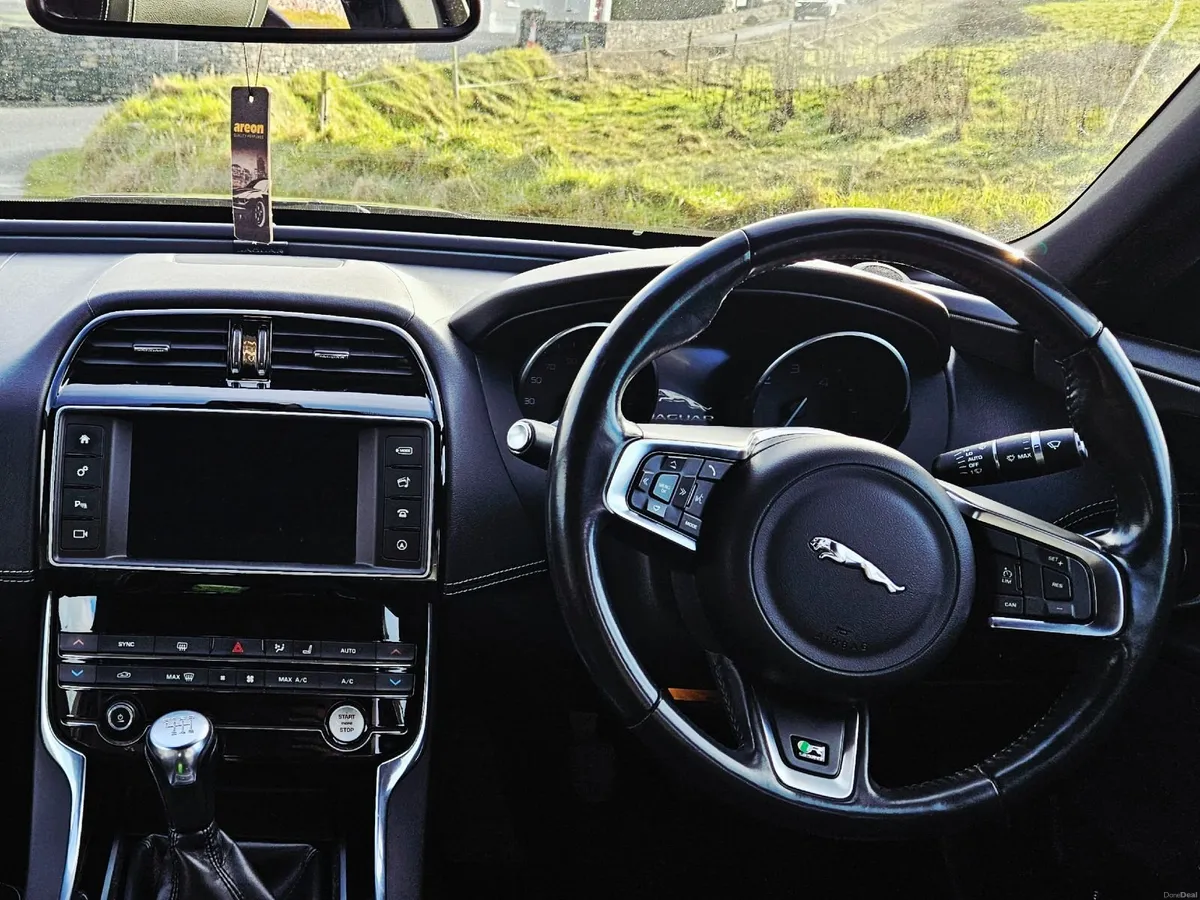 Jaguar XE 2.0D R-Sport 180hp Quick Sale - Image 4