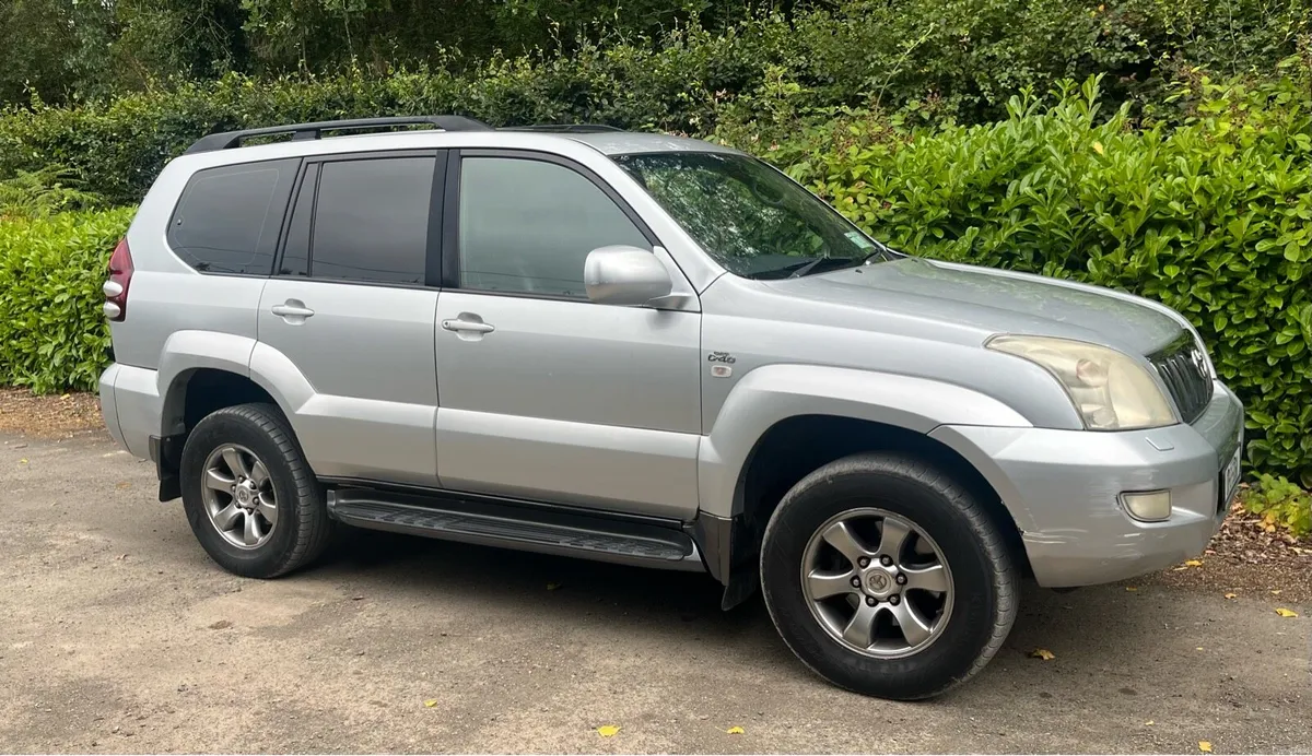 Toyota Landcruiser Crewcab - Image 2