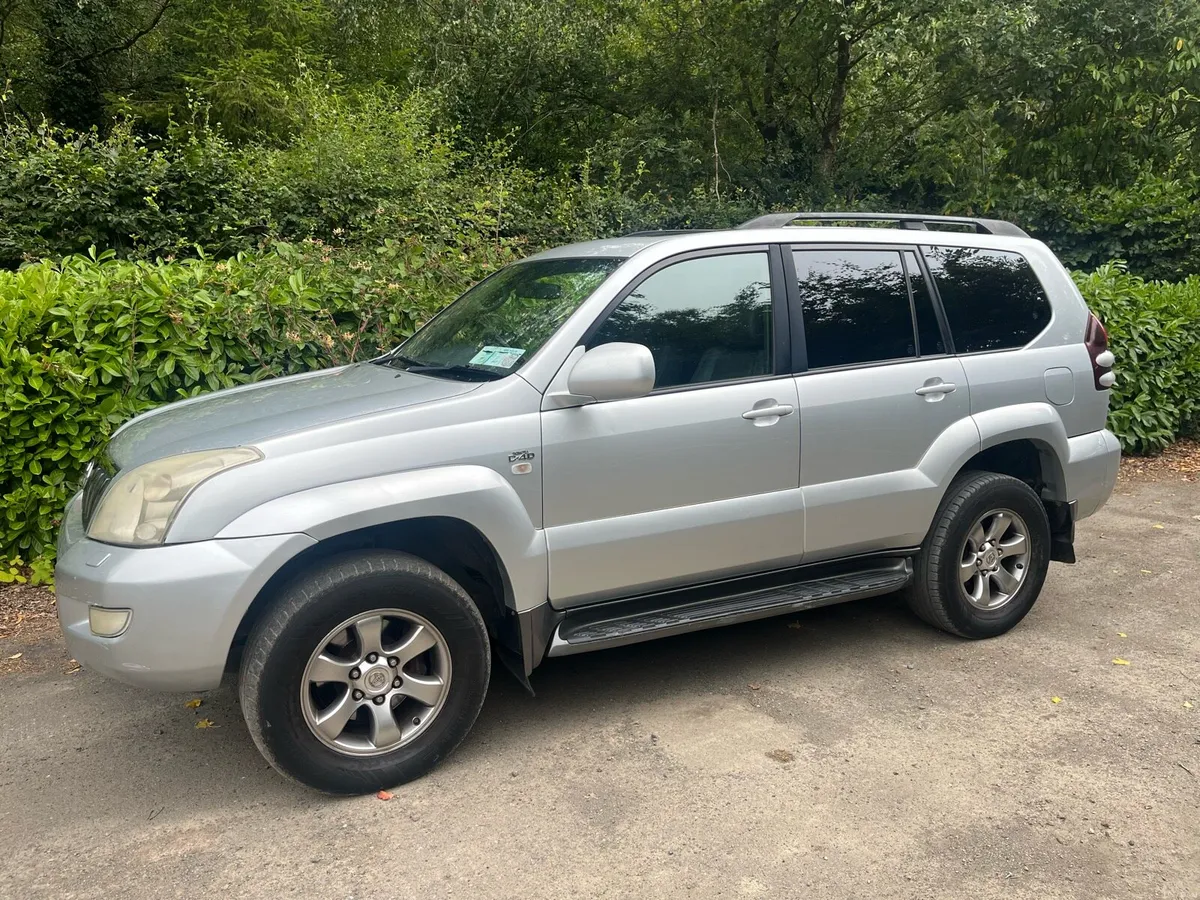 Toyota Landcruiser Crewcab - Image 4