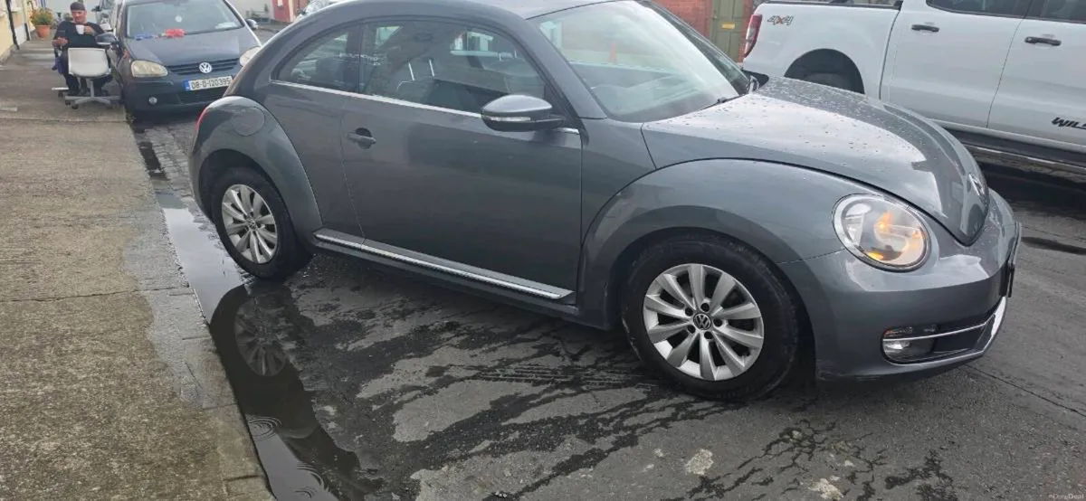 2012 vw beetle automatic - Image 1
