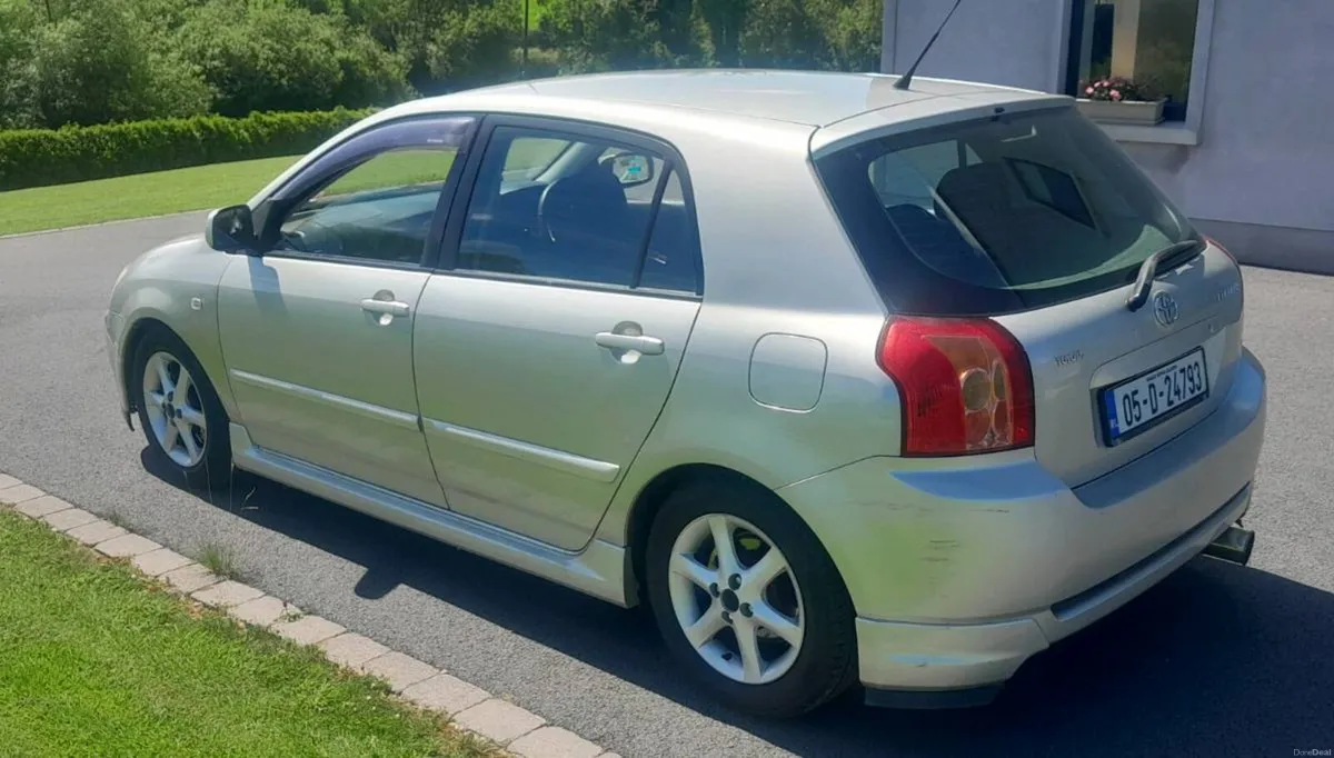 Toyota corolla - Image 3
