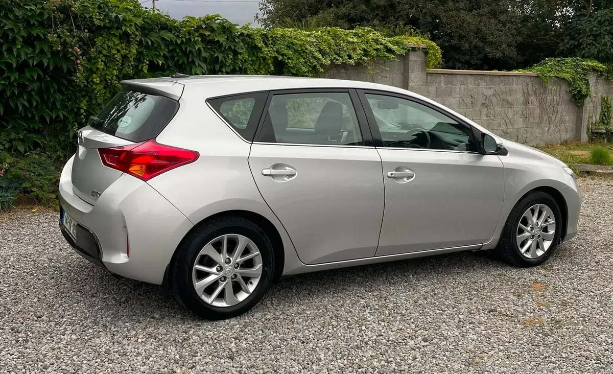 Toyota Auris 2014 - Image 3