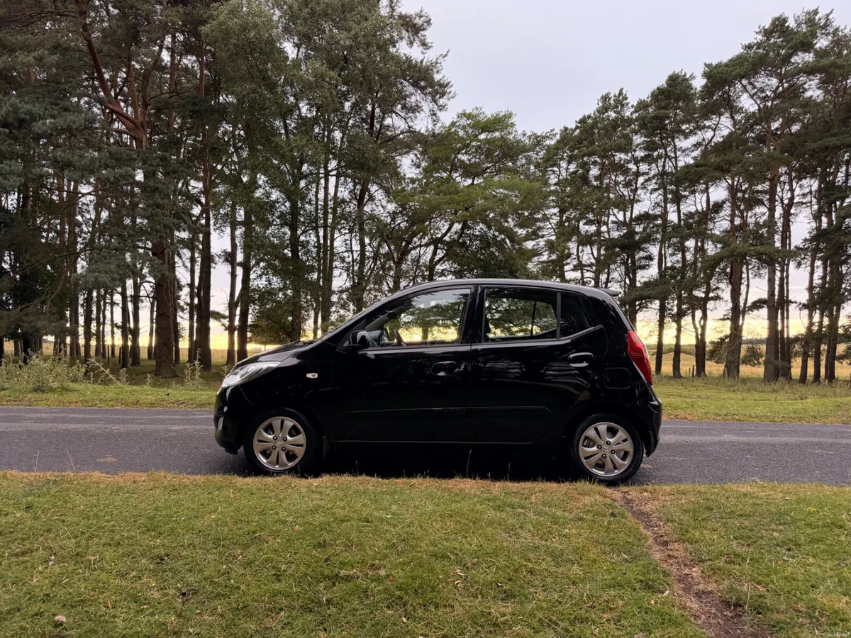 Hyundai i10 2011 Low KM - Image 4