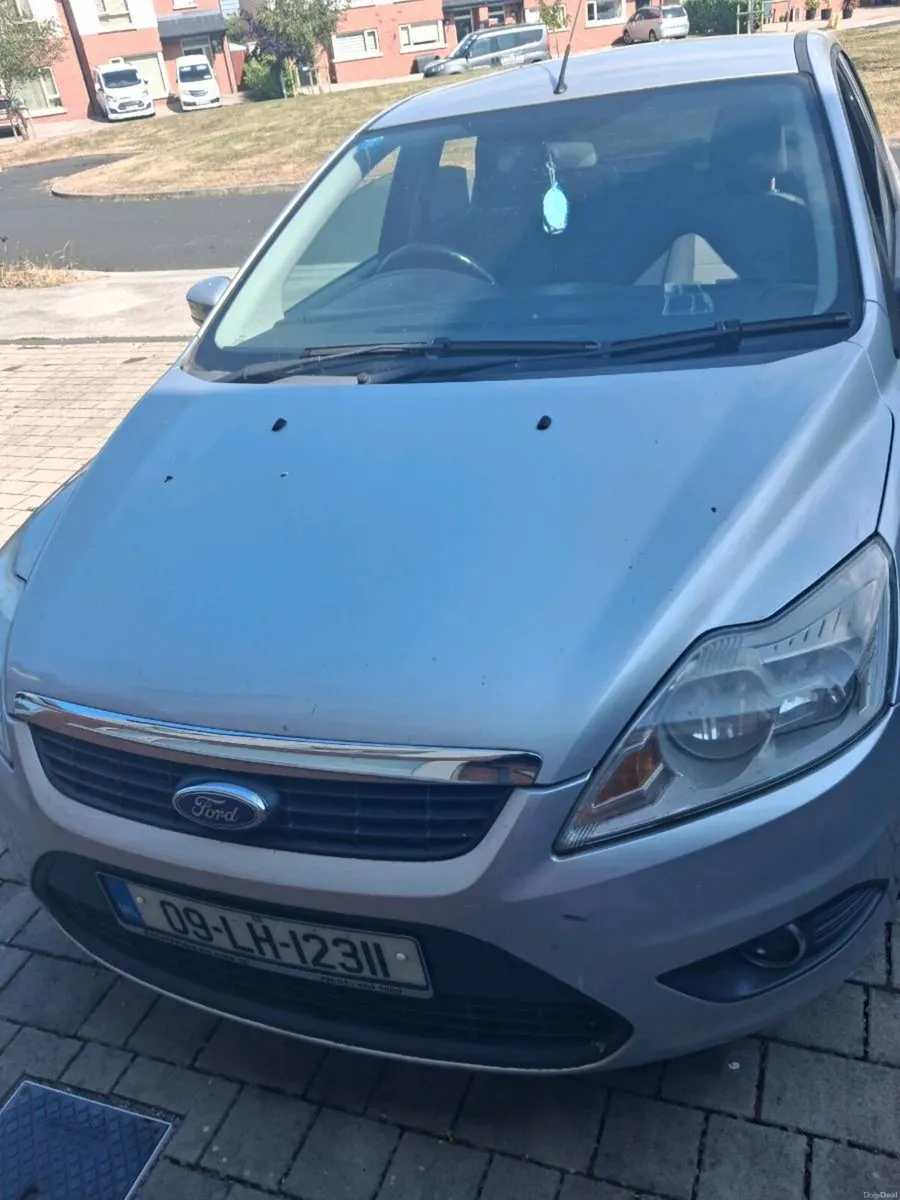 Silver ford focus. - Image 1
