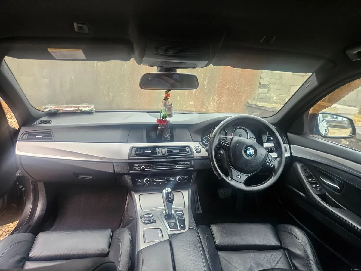 BMW 5-Series 2012 - Image 6