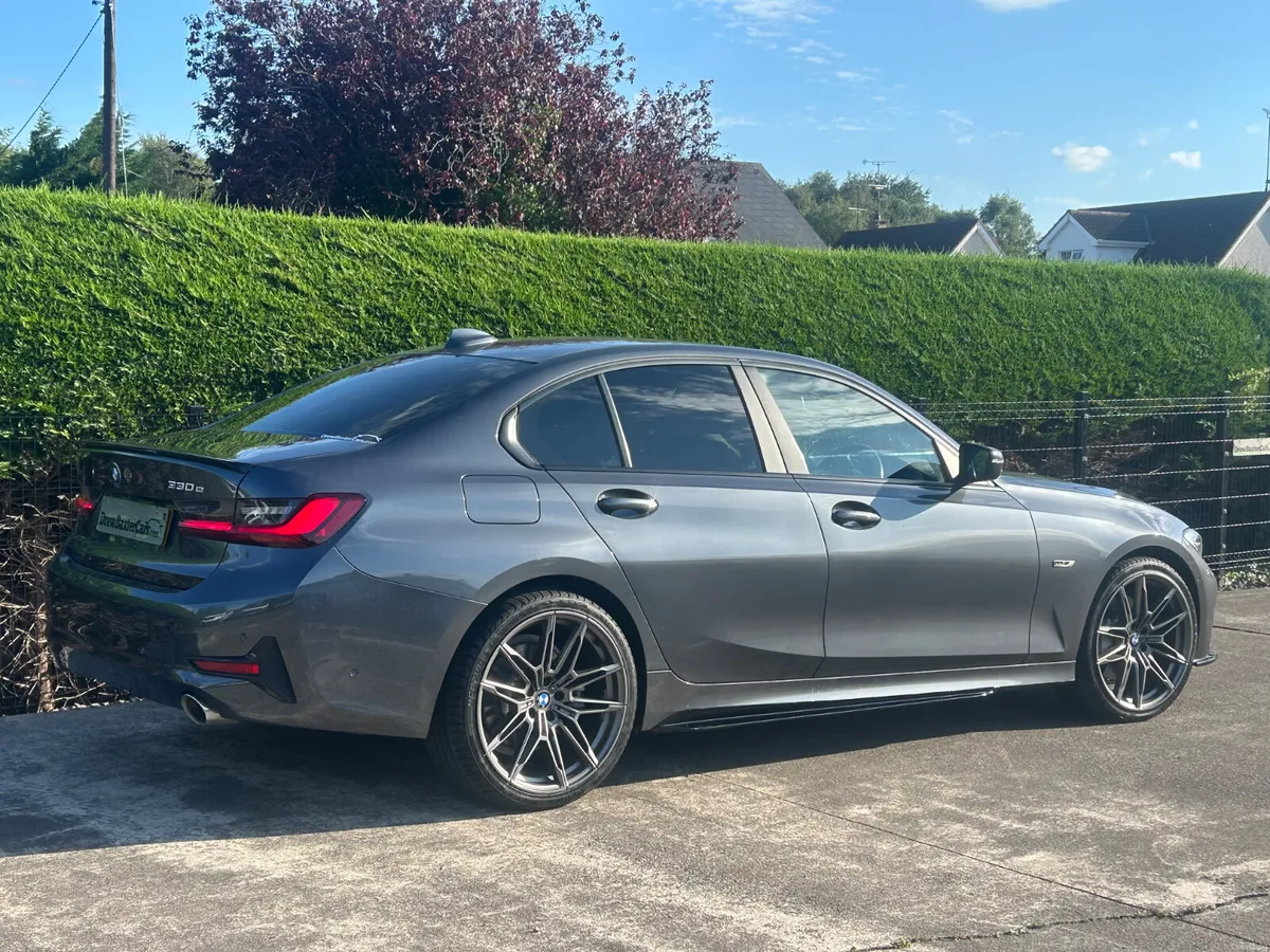 BMW 3-Series 2022 - Image 5