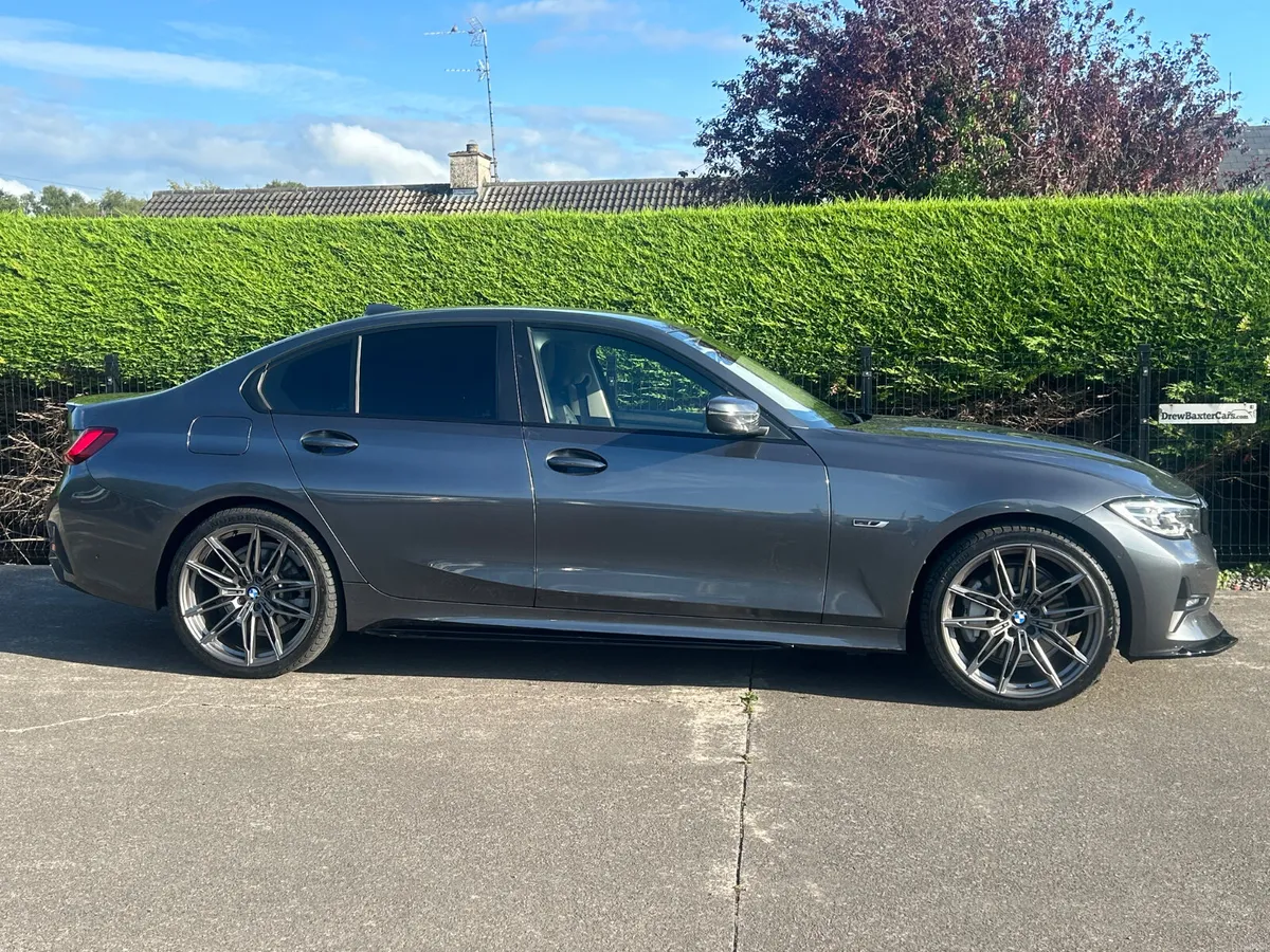 BMW 3-Series 2022 - Image 3