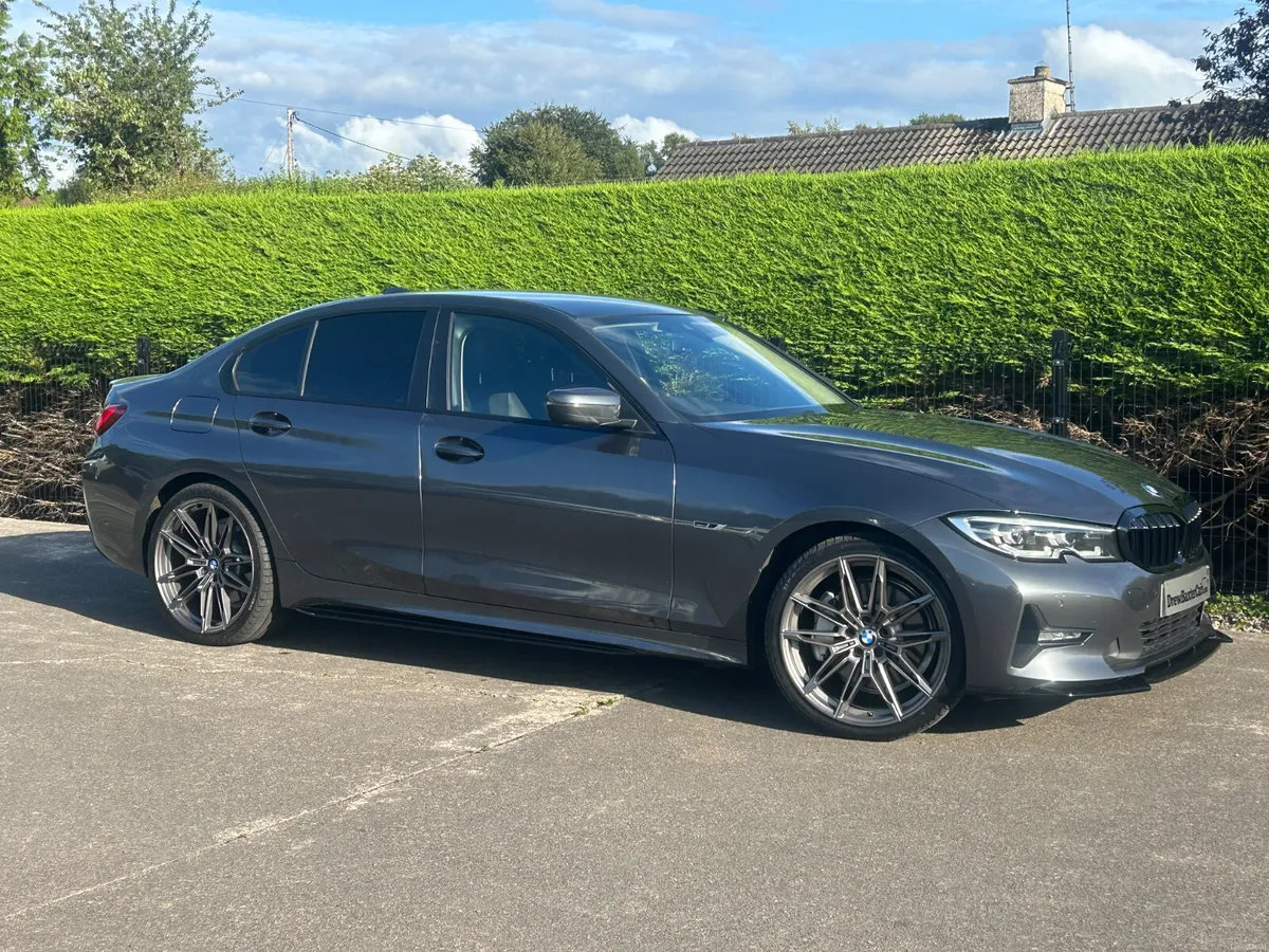BMW 3-Series 2022 - Image 2