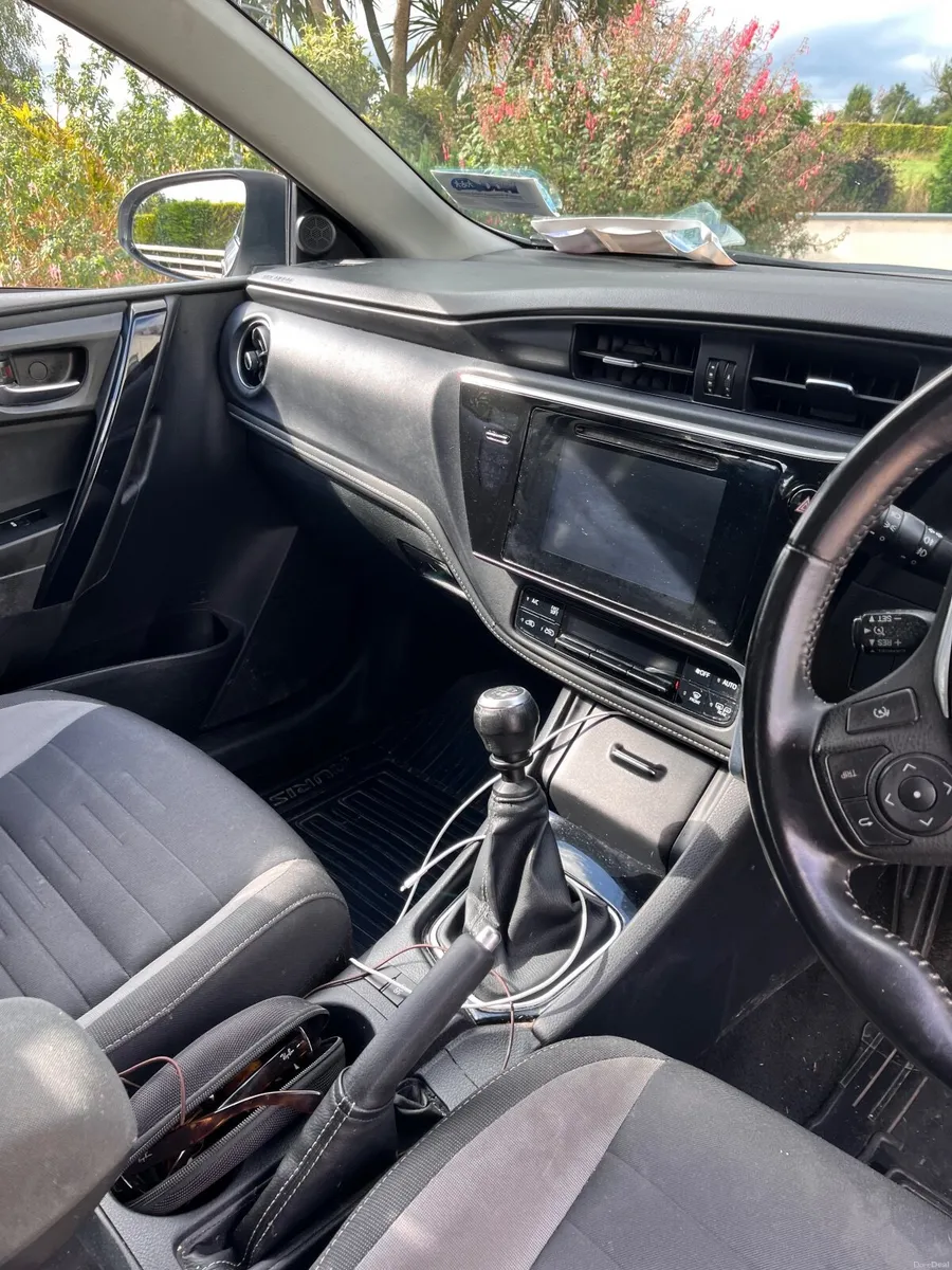 Toyota Auris 2016 - Image 5