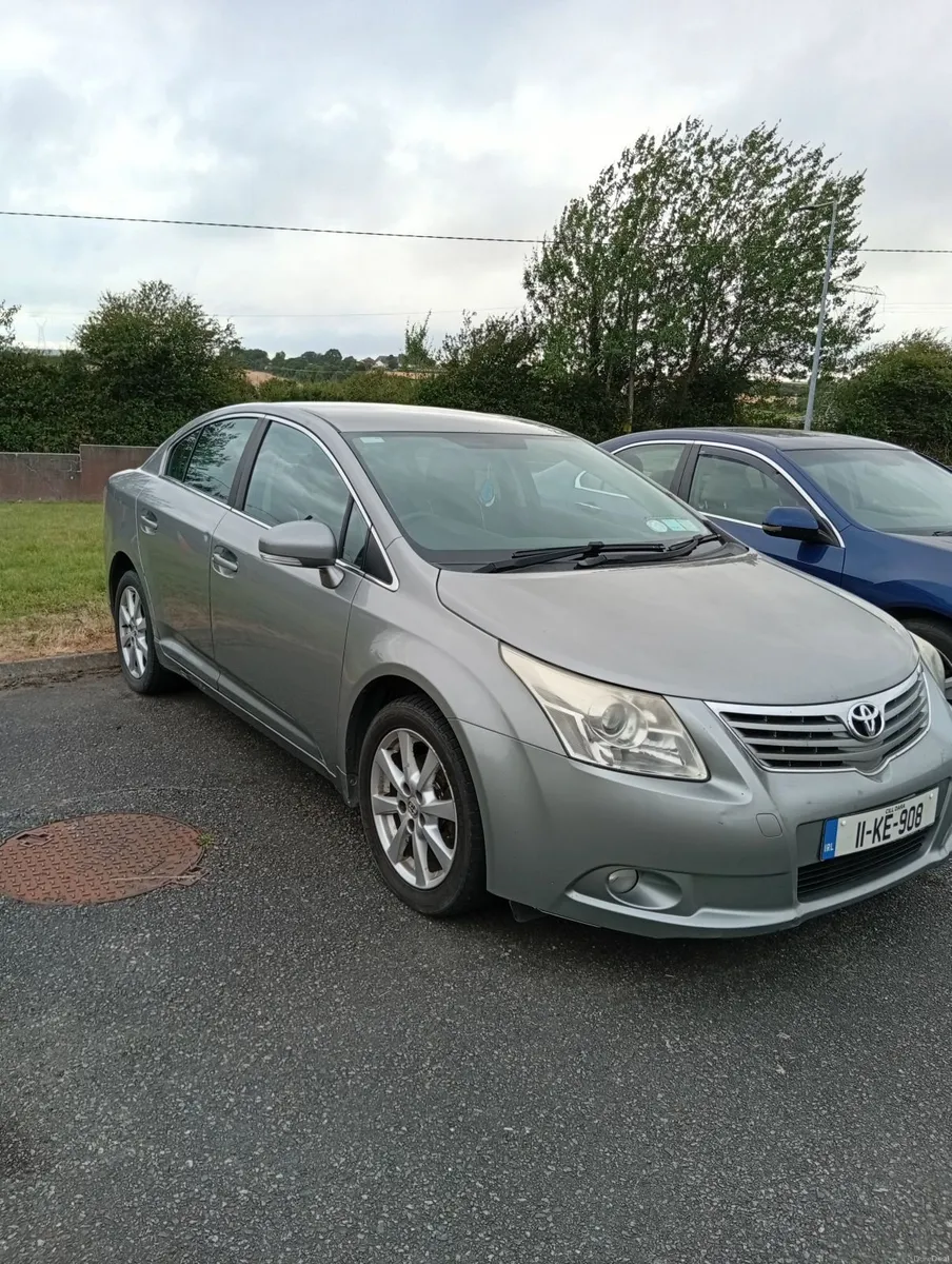 Toyota Avensis 2011 - Image 2