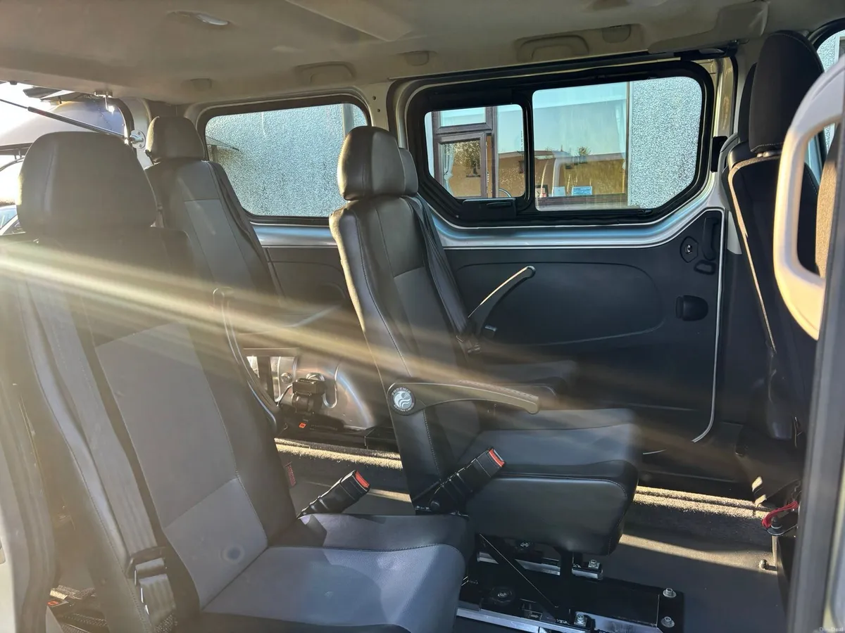 2021 Renault Traffic MPV WAV - Image 2