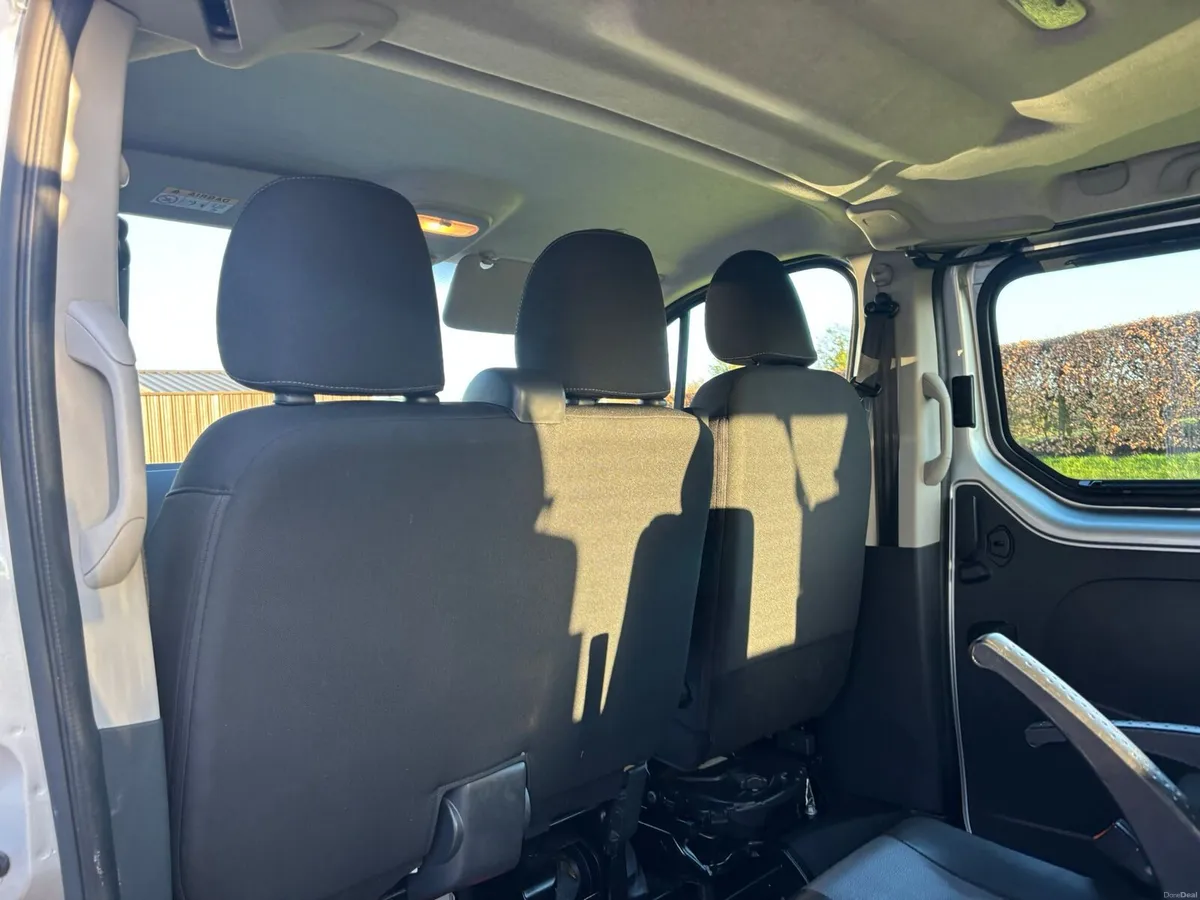 2021 Renault Traffic MPV WAV - Image 4