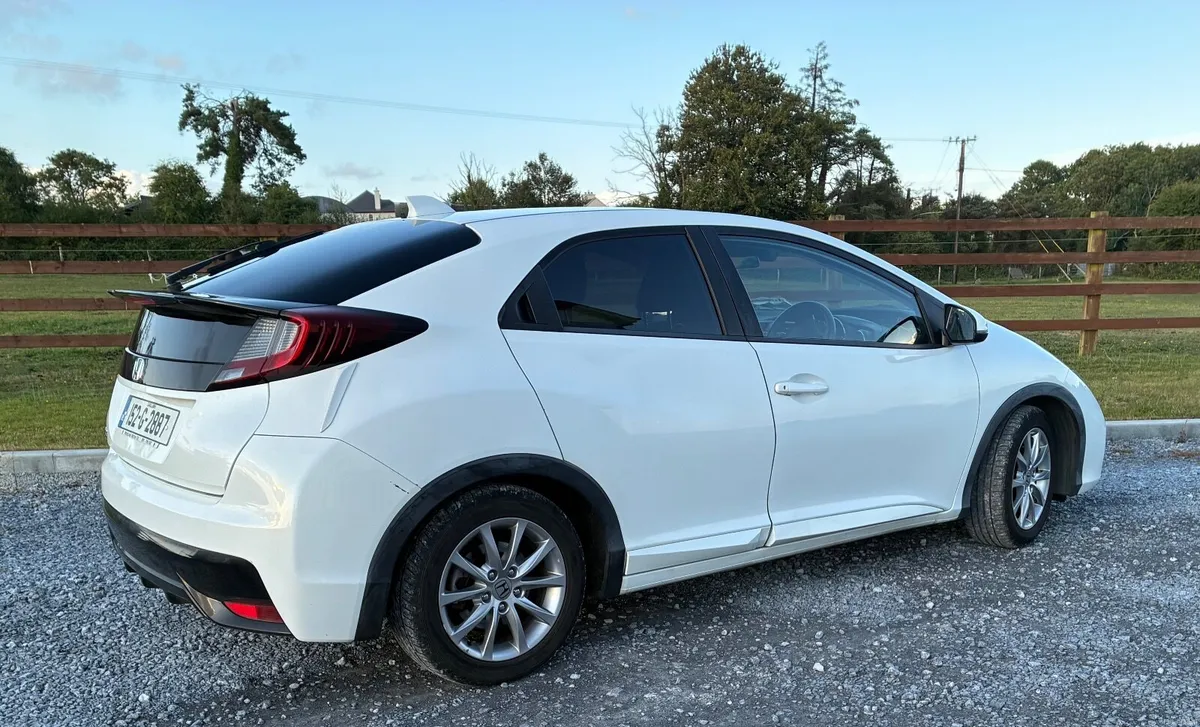 Honda Civic 2015 - Image 3