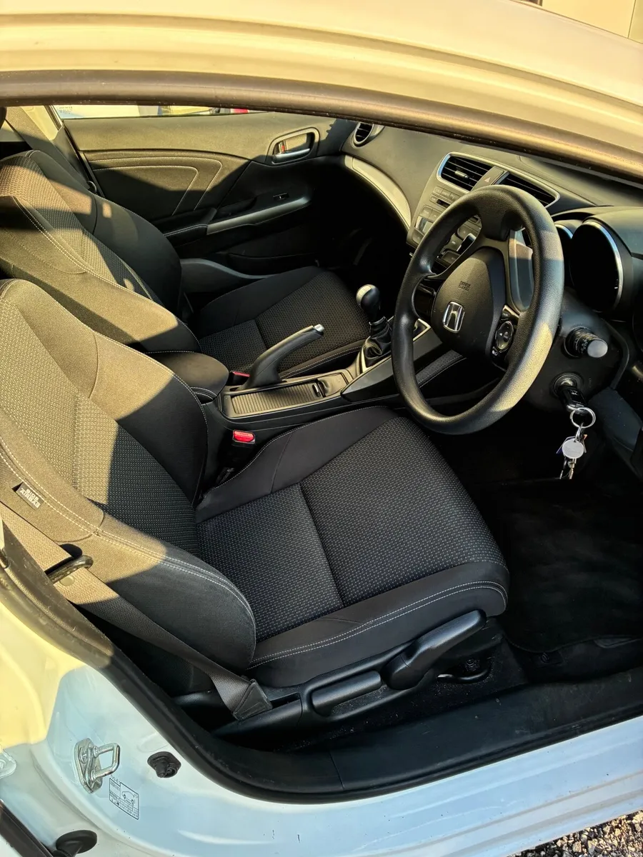 Honda Civic 2015 - Image 5