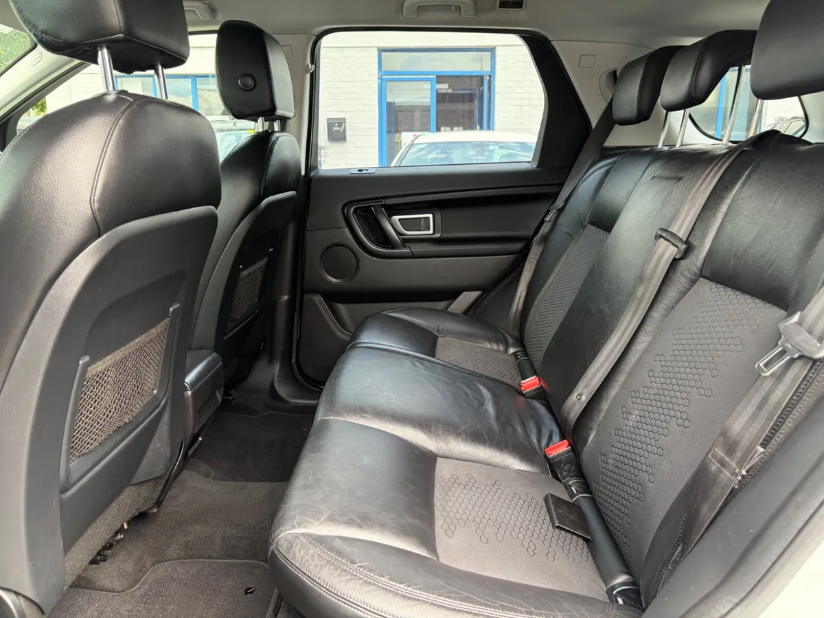 2016 LAND ROVER DISCOVERY SPORT 5 SEATS 6 SPEED - Image 6
