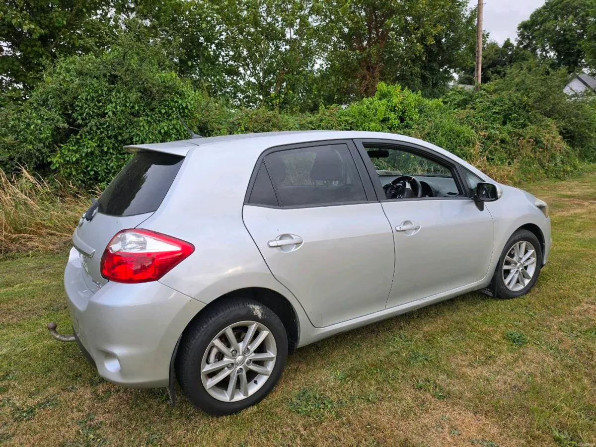 TOYOTA AURIS 1.4 D4D DIESEL 2011 [NCT'D 6/27] - Image 5